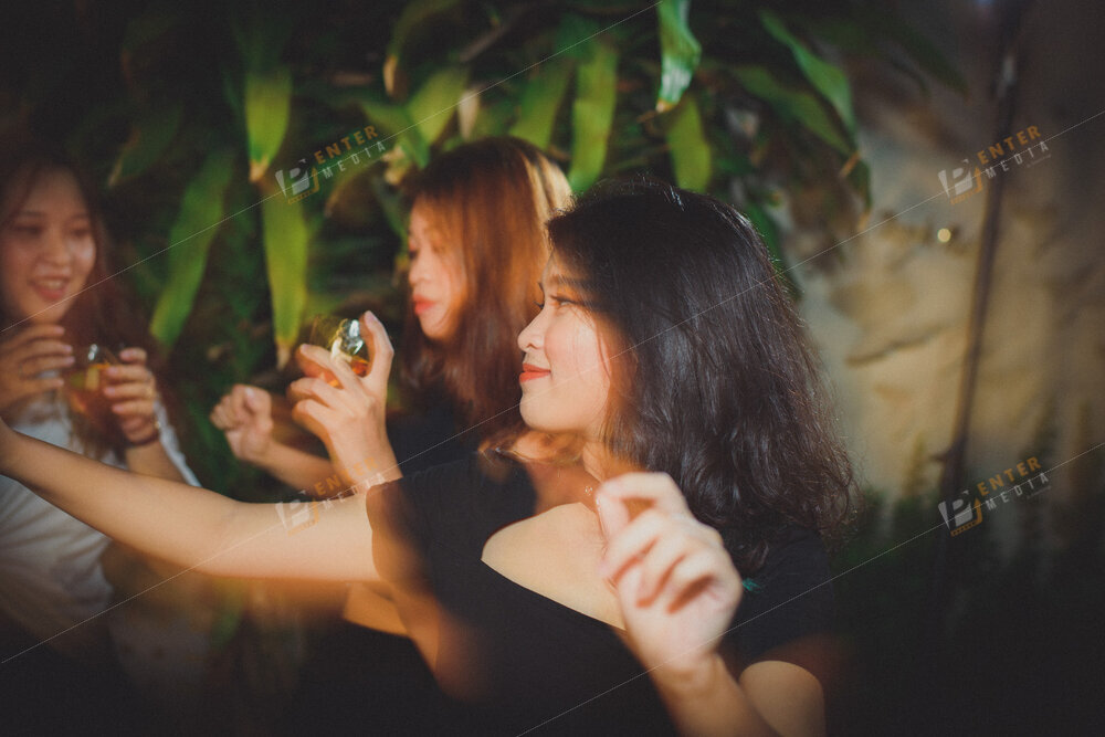 enter-media-chup-anh-quay-phim-year-end-party-cho-l-avoine-086