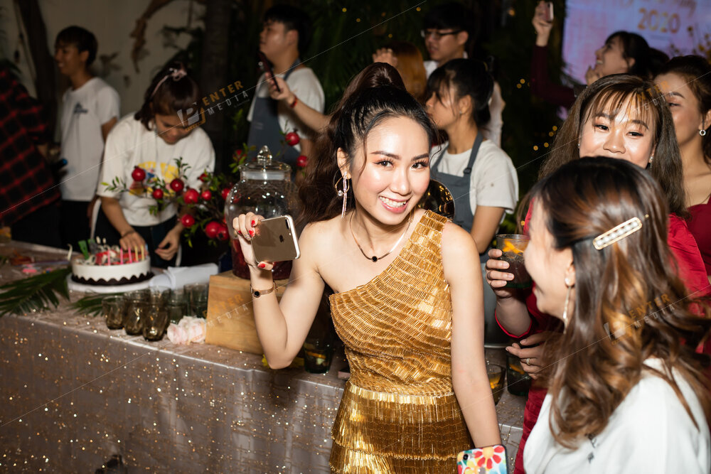 enter-media-chup-anh-quay-phim-year-end-party-cho-l-avoine-090