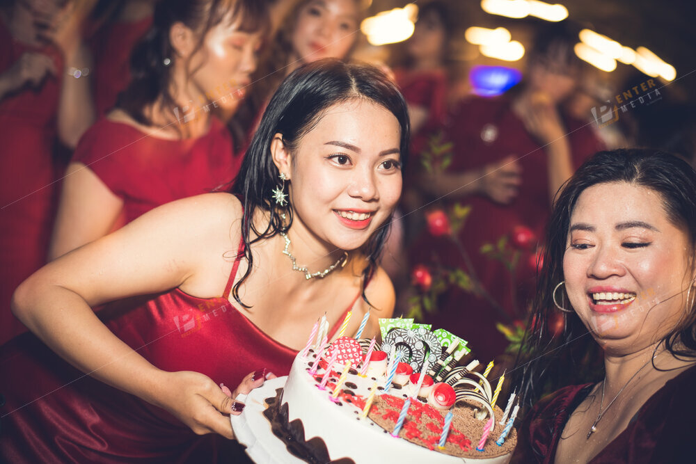 enter-media-chup-anh-quay-phim-year-end-party-cho-l-avoine-095