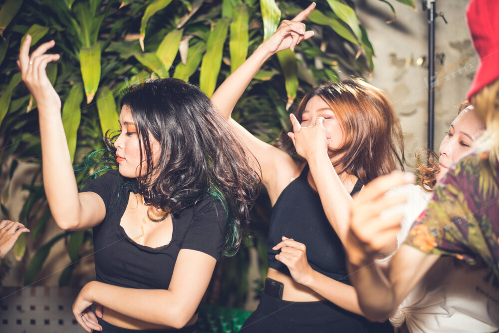 enter-media-chup-anh-quay-phim-year-end-party-cho-l-avoine-098