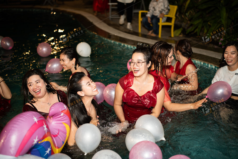 enter-media-chup-anh-quay-phim-year-end-party-cho-l-avoine-099