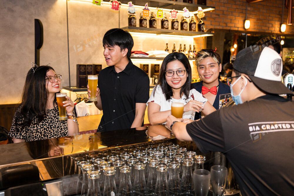 enter-media-chup-anh-su-kien-halloween-cho-pastuer-street-taproom-014