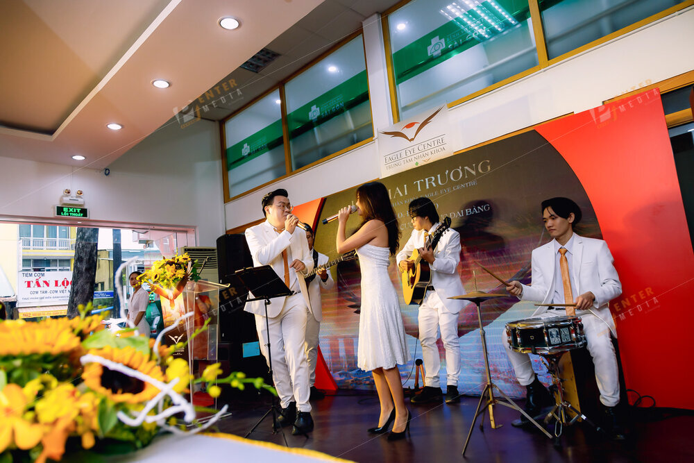 enter-media-chup-anh-su-kien-khai-truong-trung-tam-nhan-khoa-eagle-eye-centre-vietnam-011
