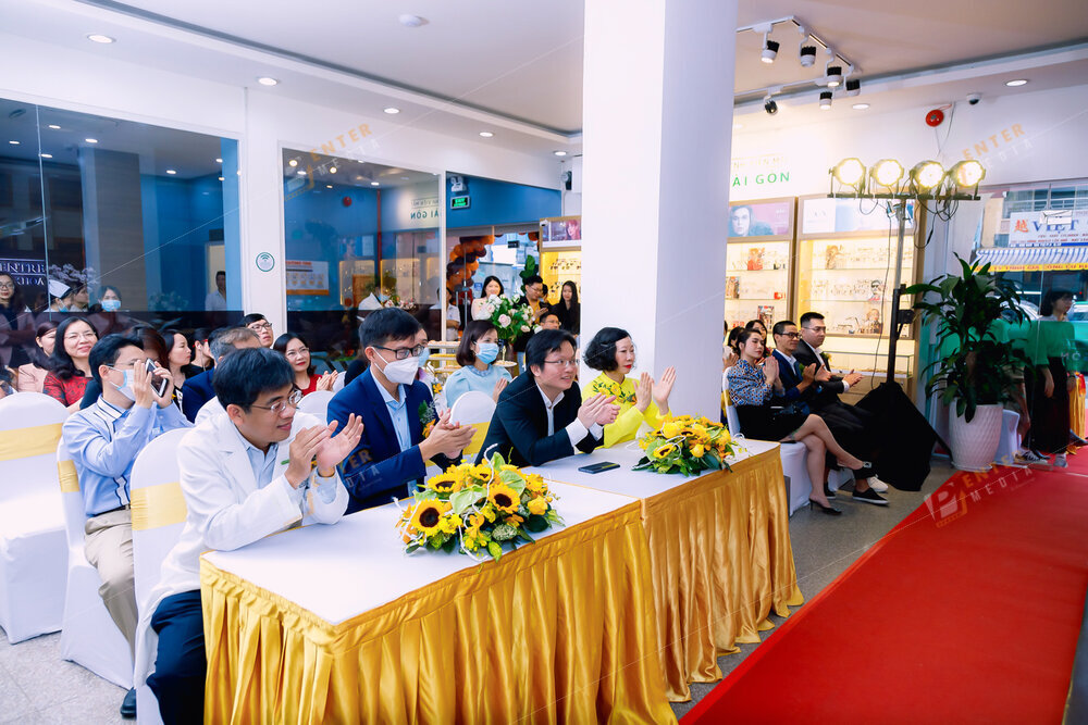 enter-media-chup-anh-su-kien-khai-truong-trung-tam-nhan-khoa-eagle-eye-centre-vietnam-012