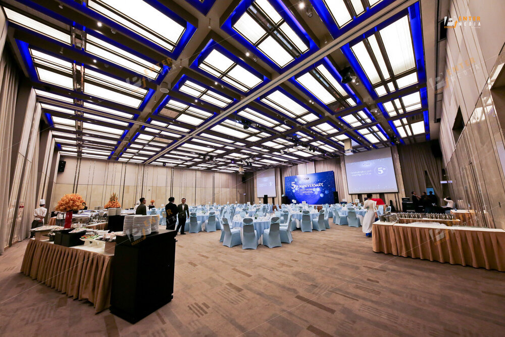 Ảnh sảnh tiệc sự kiện kỷ niệm 5 năm thành lập công ty KDDI Việt Nam