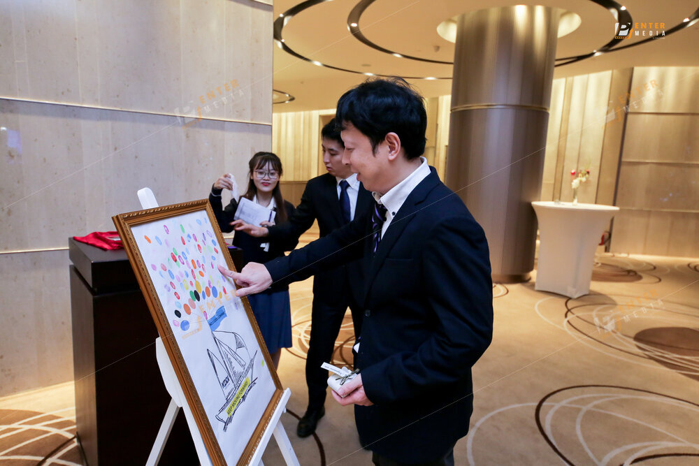 enter-media-chup-anh-su-kien-ky-niem-thanh-lap-cong-ty-kddi-011