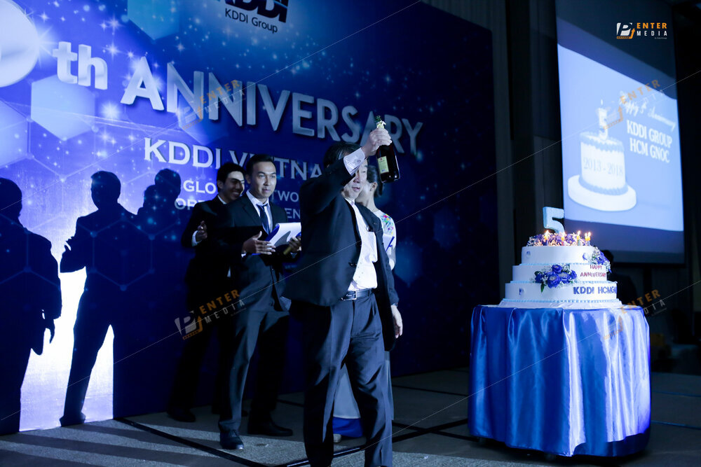 enter-media-chup-anh-su-kien-ky-niem-thanh-lap-cong-ty-kddi-015