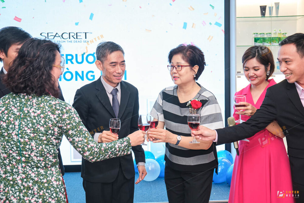enter-media-chup-anh-su-kien-quay-phim-su-kien-grand-opening-cho-cong-ty-seacret-019
