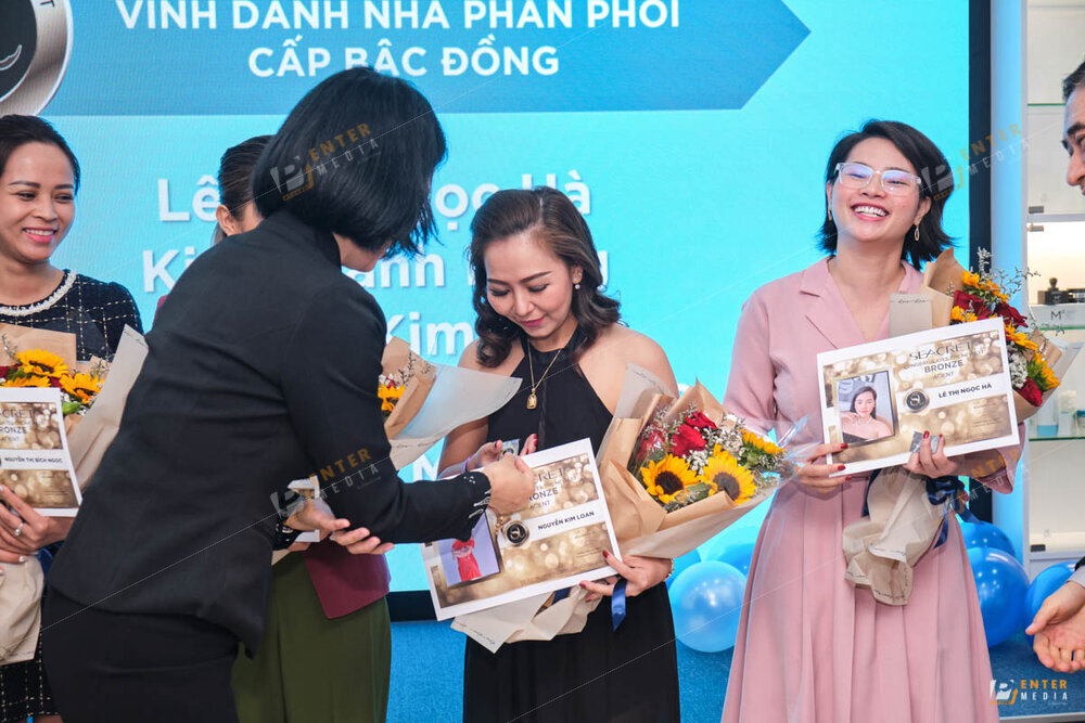 enter-media-chup-anh-su-kien-quay-phim-su-kien-grand-opening-cho-cong-ty-seacret-027