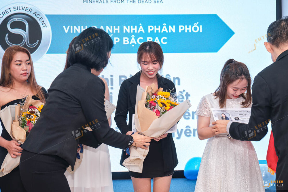 enter-media-chup-anh-su-kien-quay-phim-su-kien-grand-opening-cho-cong-ty-seacret-028