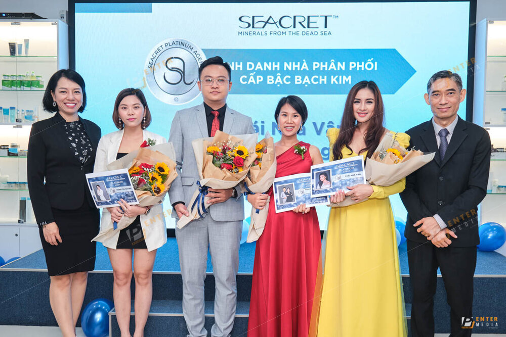 enter-media-chup-anh-su-kien-quay-phim-su-kien-grand-opening-cho-cong-ty-seacret-031