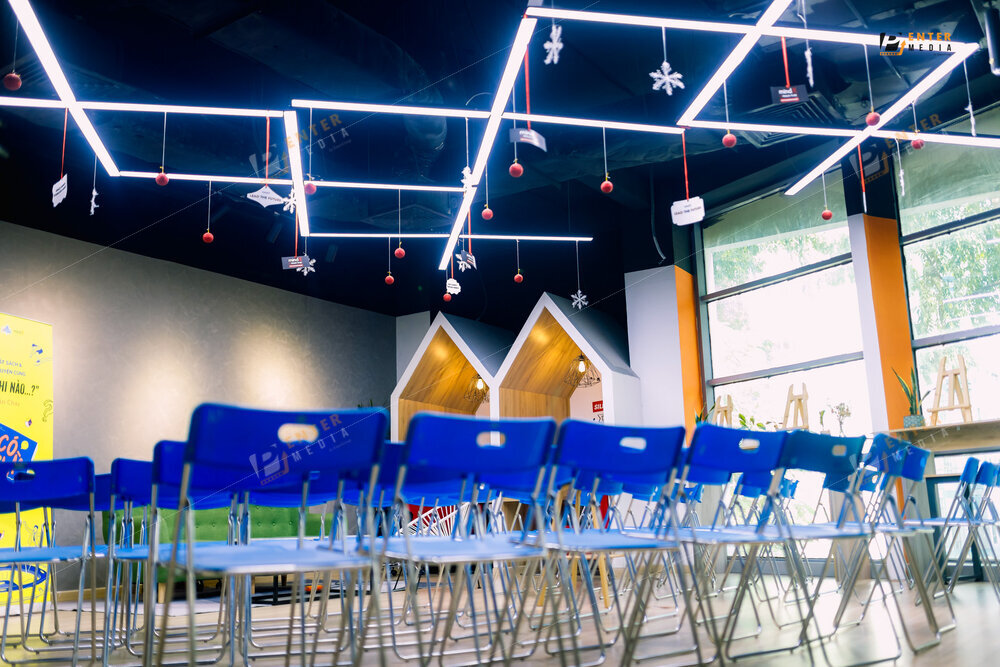 Không gian buổi sự kiện ra mắt sách "Ê Có Khi Nào" của NXB Du Bút