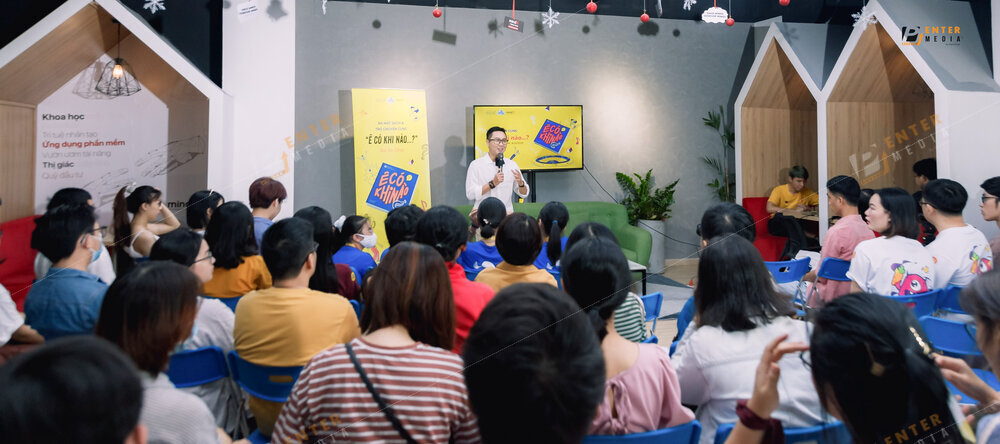 enter-media-chup-anh-su-kien-ra-mat-sach-cho-nha-xuat-ban-du-but-037