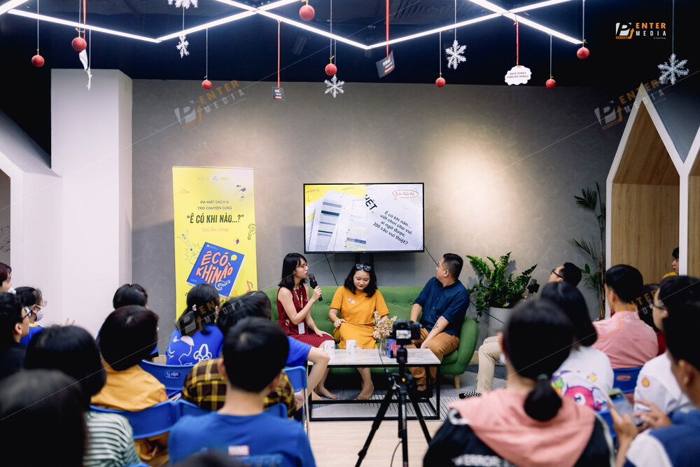 Enter Media chụp ảnh sự kiện ra mắt sách "Ê Có Khi Nào" cho NXB Du Bút