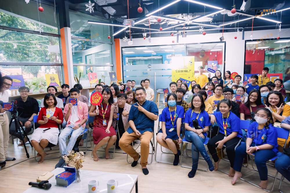 enter-media-chup-anh-su-kien-ra-mat-sach-cho-nha-xuat-ban-du-but-055