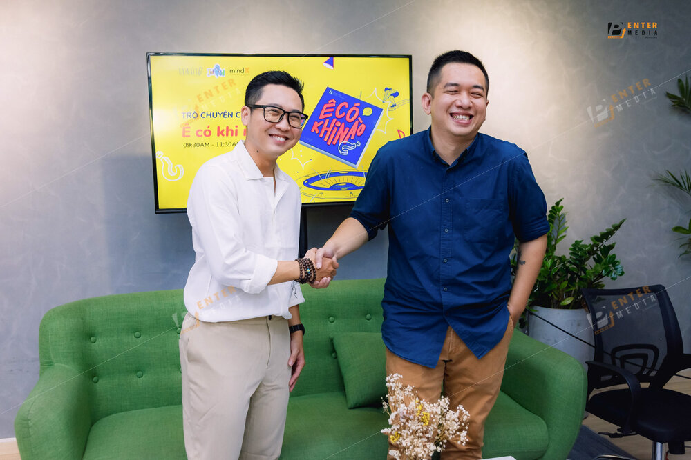 enter-media-chup-anh-su-kien-ra-mat-sach-cho-nha-xuat-ban-du-but-056