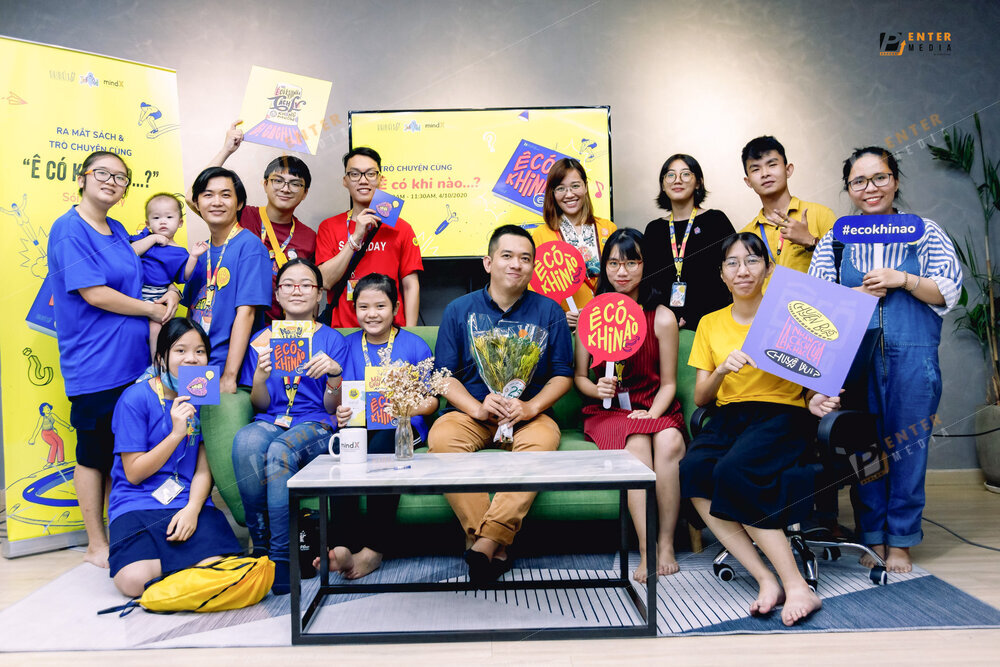 enter-media-chup-anh-su-kien-ra-mat-sach-cho-nha-xuat-ban-du-but-071