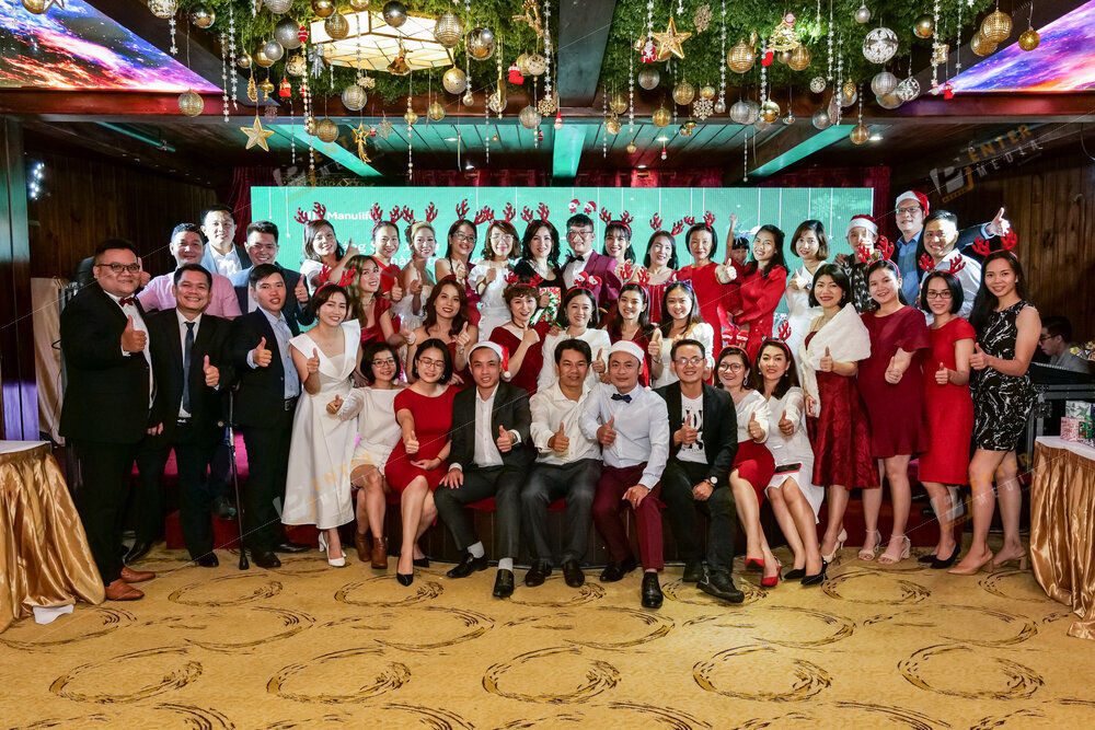Enter Media chụp ảnh sự kiện year end party vào dịp giáng sinh cho Manulife