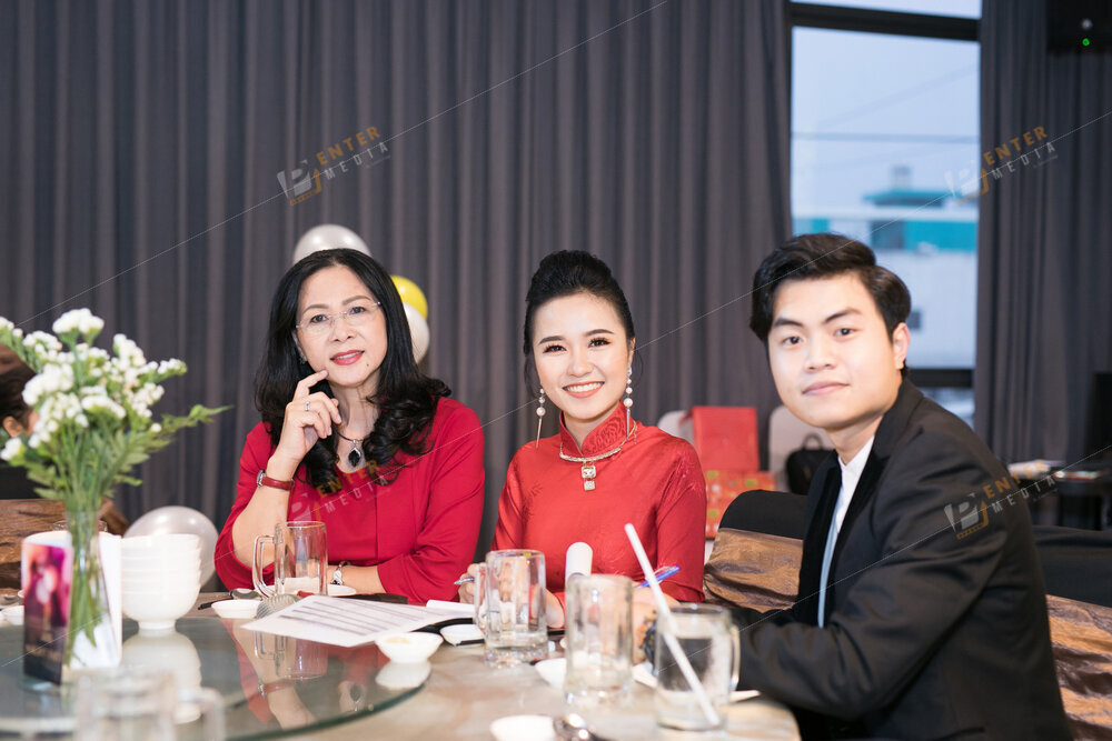 enter-media-chup-anh-tiec-tat-nien-cho-cong-ty-landscape-004