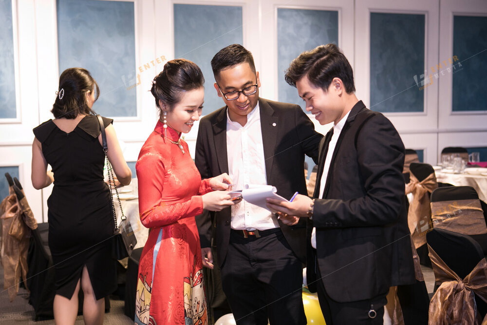 enter-media-chup-anh-tiec-tat-nien-cho-cong-ty-landscape-011