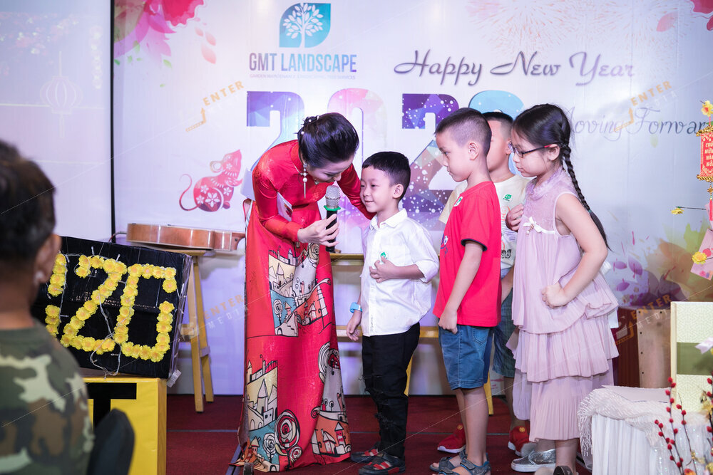 enter-media-chup-anh-tiec-tat-nien-cho-cong-ty-landscape-032