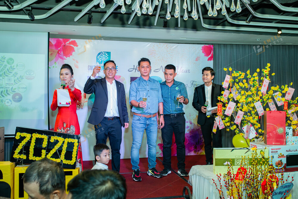 enter-media-chup-anh-tiec-tat-nien-cho-cong-ty-landscape-040