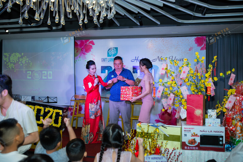 enter-media-chup-anh-tiec-tat-nien-cho-cong-ty-landscape-046