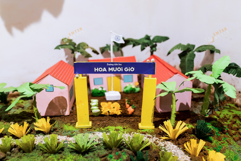 Mô hình showcase thị trấn "Hoa Mười Giờ"