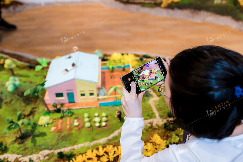 enter-media-chup-anh-trien-lam-showcase-thi-tran-hoa-muoi-gio-cho-nxb-du-but-021