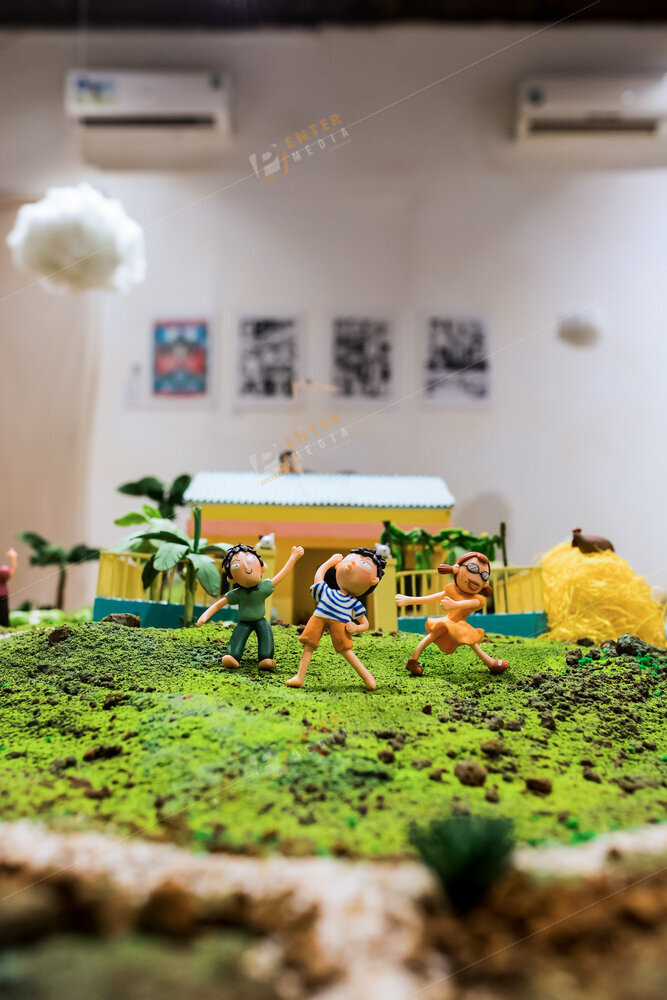 Enter Media chụp ảnh triển lãm showcase "Thị Trấn Hoa Mười Giờ"