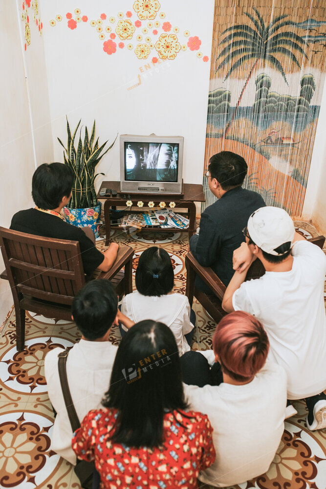 enter-media-chup-anh-trien-lam-showcase-thi-tran-hoa-muoi-gio-cho-nxb-du-but-030