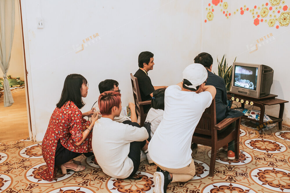 enter-media-chup-anh-trien-lam-showcase-thi-tran-hoa-muoi-gio-cho-nxb-du-but-031