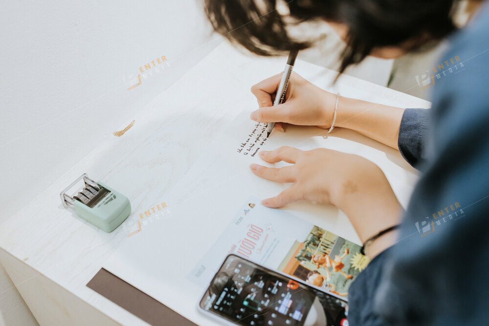 enter-media-chup-anh-trien-lam-showcase-thi-tran-hoa-muoi-gio-cho-nxb-du-but-033