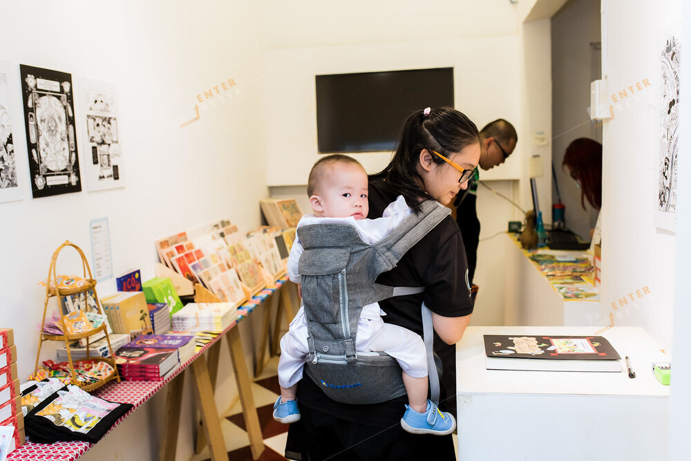 enter-media-chup-anh-trien-lam-showcase-thi-tran-hoa-muoi-gio-cho-nxb-du-but-036