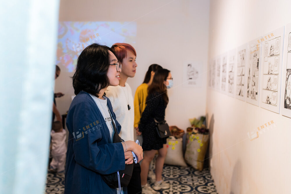 enter-media-chup-anh-trien-lam-showcase-thi-tran-hoa-muoi-gio-cho-nxb-du-but-039