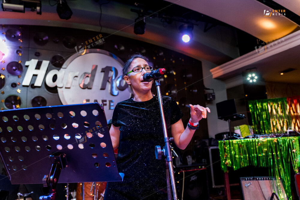 enter-media-chup-hinh-event-giang-sinh-cho-Hard-Rock-Cafe-004