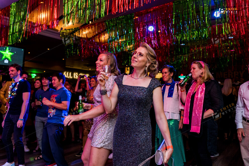 enter-media-chup-hinh-event-giang-sinh-cho-Hard-Rock-Cafe-007