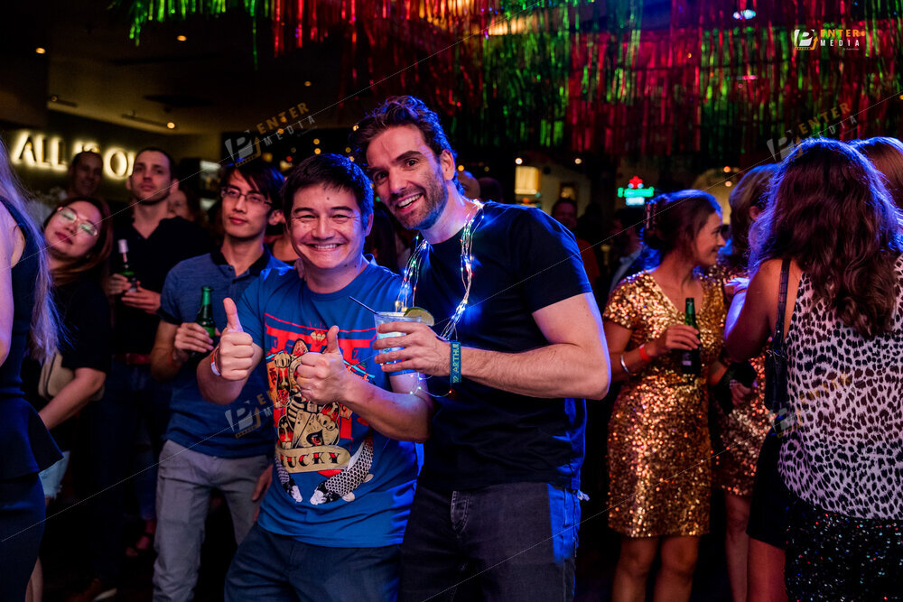 enter-media-chup-hinh-event-giang-sinh-cho-Hard-Rock-Cafe-008