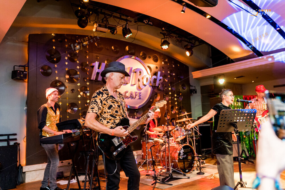 Dàn nhạc sống tại Hard Rock Cafe