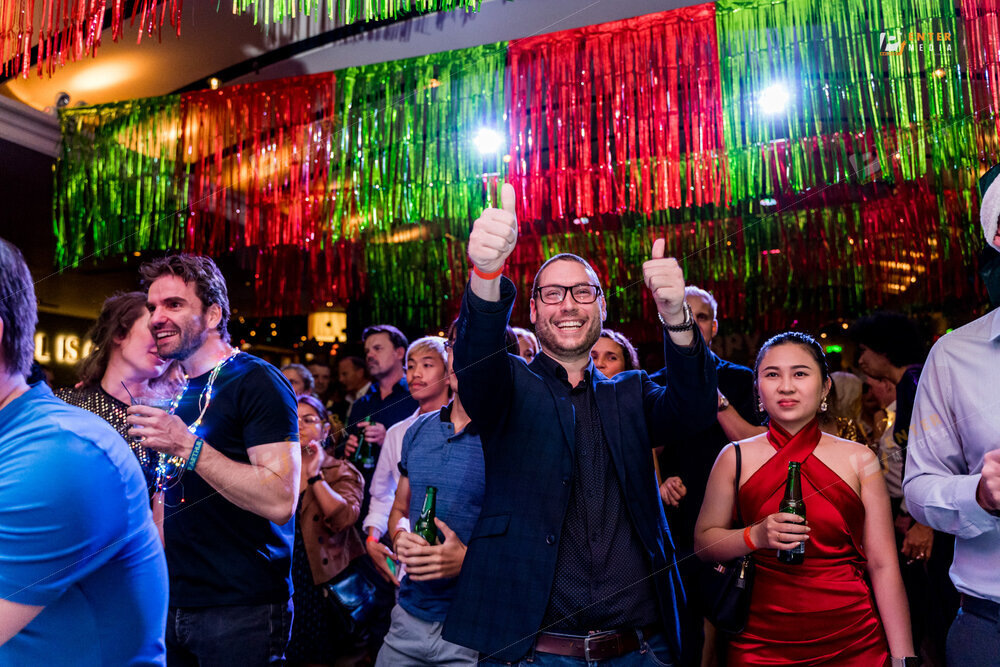 enter-media-chup-hinh-event-giang-sinh-cho-Hard-Rock-Cafe-013