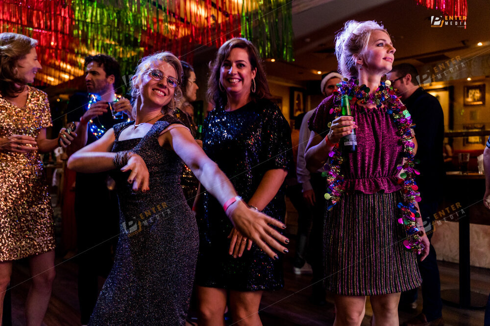 enter-media-chup-hinh-event-giang-sinh-cho-Hard-Rock-Cafe-015