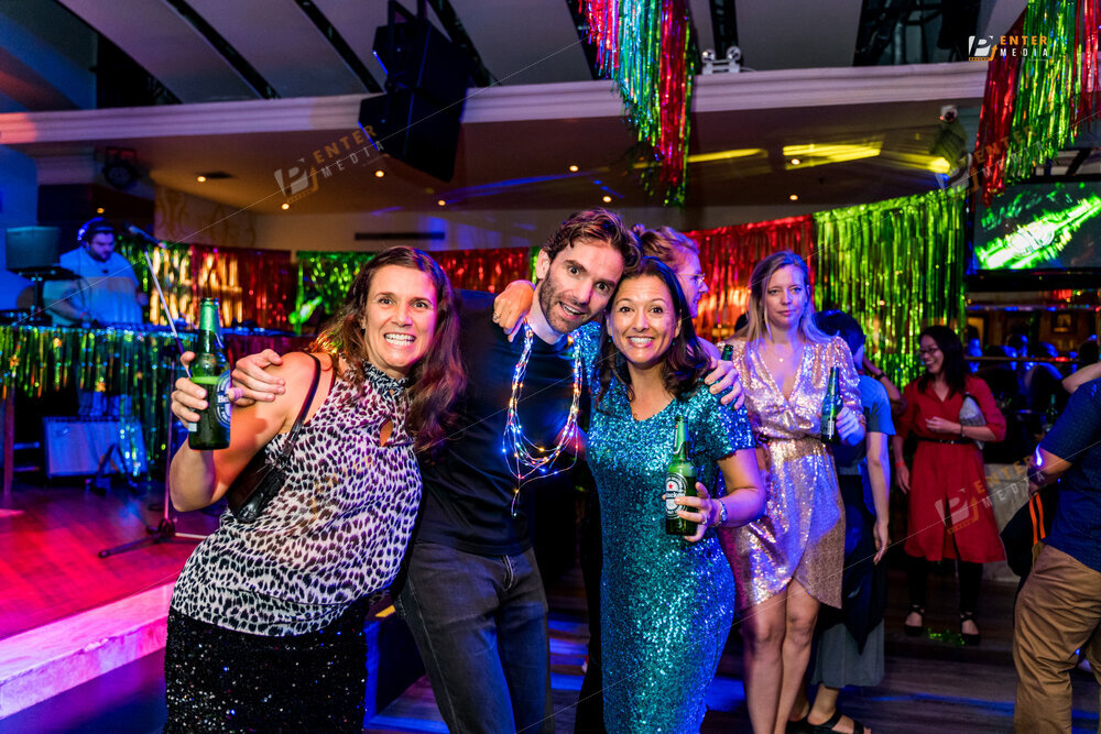 enter-media-chup-hinh-event-giang-sinh-cho-Hard-Rock-Cafe-020