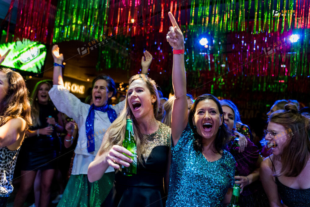 enter-media-chup-hinh-event-giang-sinh-cho-Hard-Rock-Cafe-025