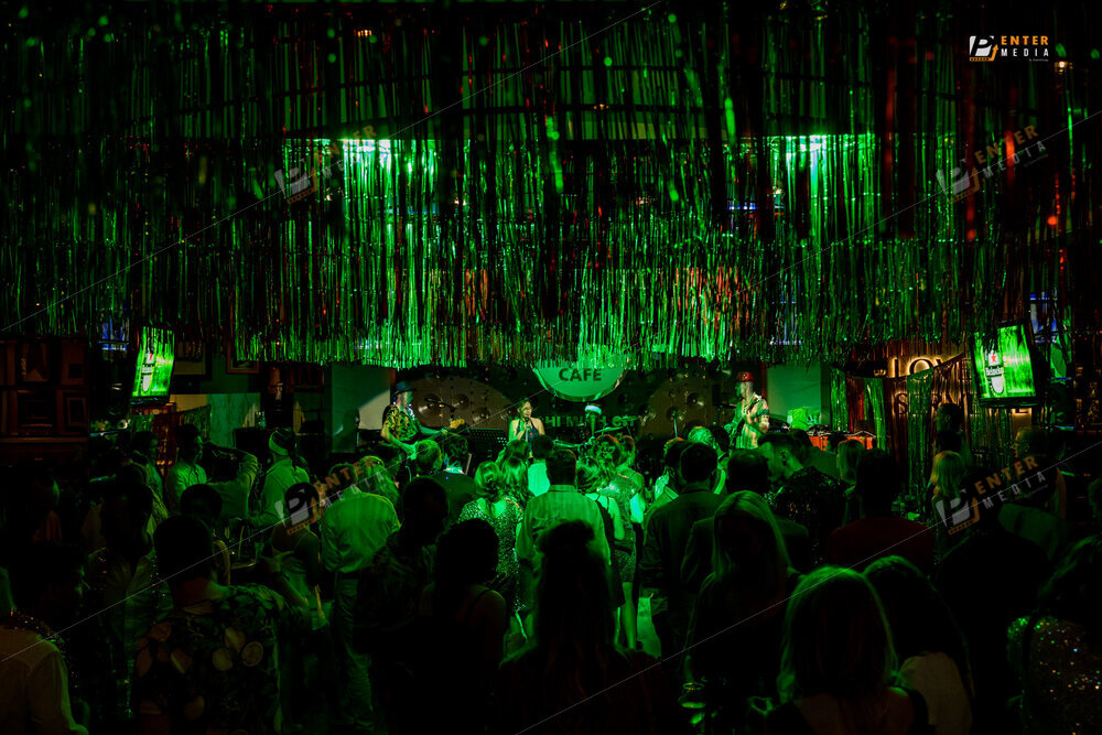 enter-media-chup-hinh-event-giang-sinh-cho-Hard-Rock-Cafe-028