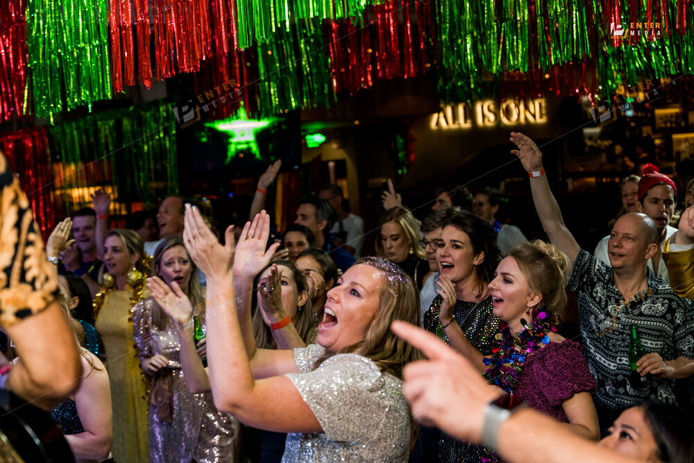 enter-media-chup-hinh-event-giang-sinh-cho-Hard-Rock-Cafe-031