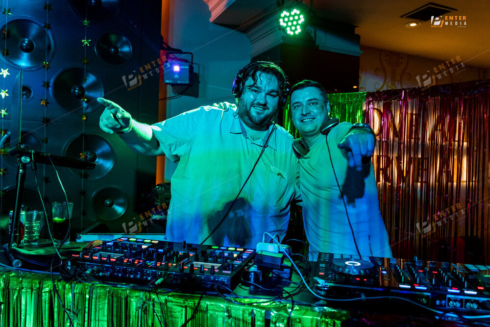 enter-media-chup-hinh-event-giang-sinh-cho-Hard-Rock-Cafe-033