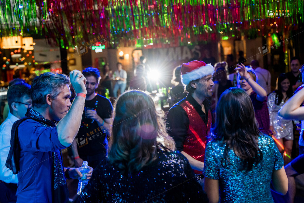 enter-media-chup-hinh-event-giang-sinh-cho-Hard-Rock-Cafe-034