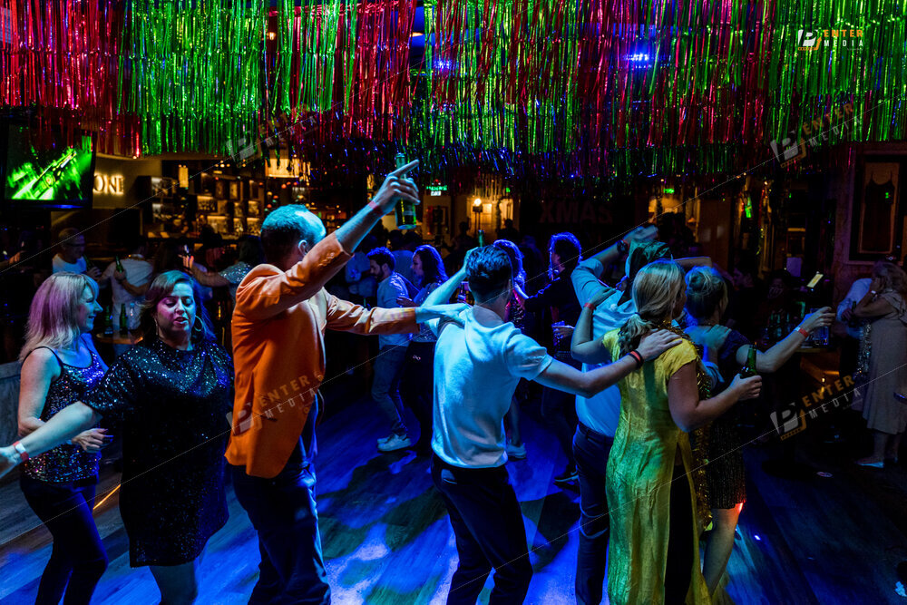 enter-media-chup-hinh-event-giang-sinh-cho-Hard-Rock-Cafe-038