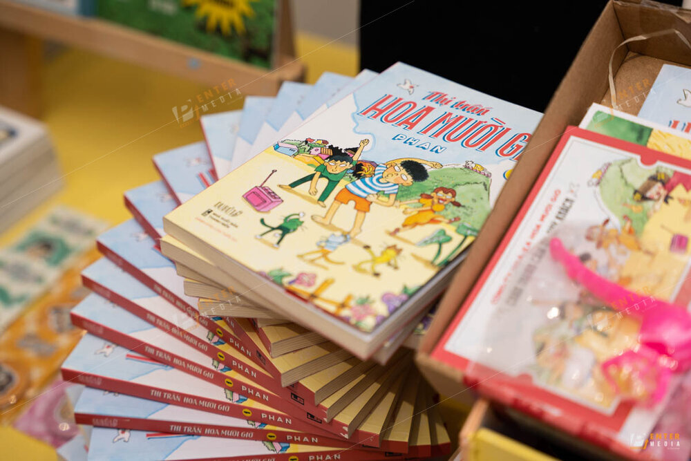 enter-media-cung-cap-dich-vu-chup-anh-su-kien-ra-mat-sach-thi-tran-hoa-muoi-gio-002