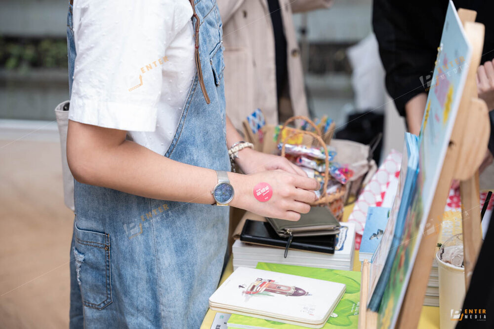 enter-media-cung-cap-dich-vu-chup-anh-su-kien-ra-mat-sach-thi-tran-hoa-muoi-gio-013